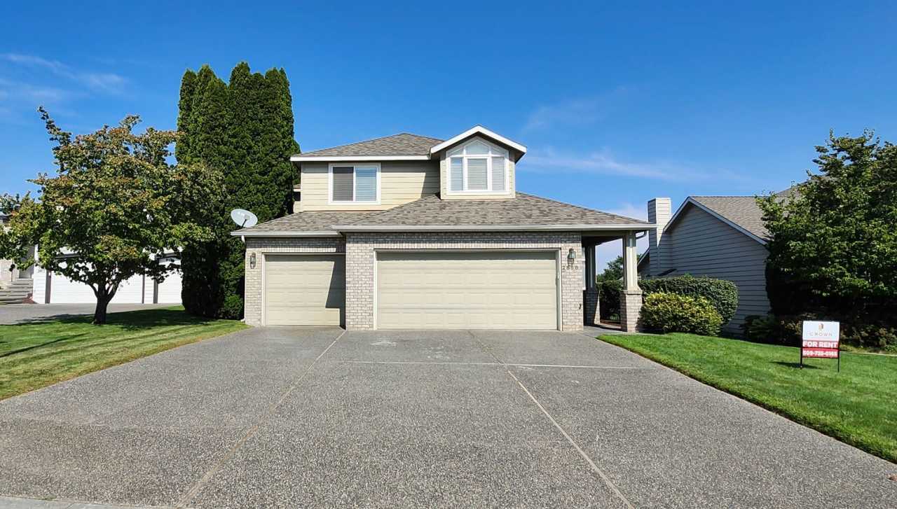 Move-In Special: $1000 off- Golf Course Living!