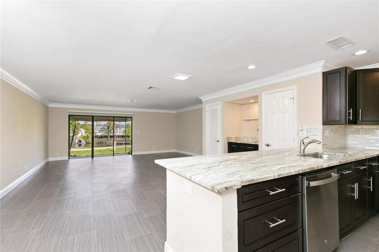 Charming recently renovated 2-bedroom townhome located in East Delray Beach.