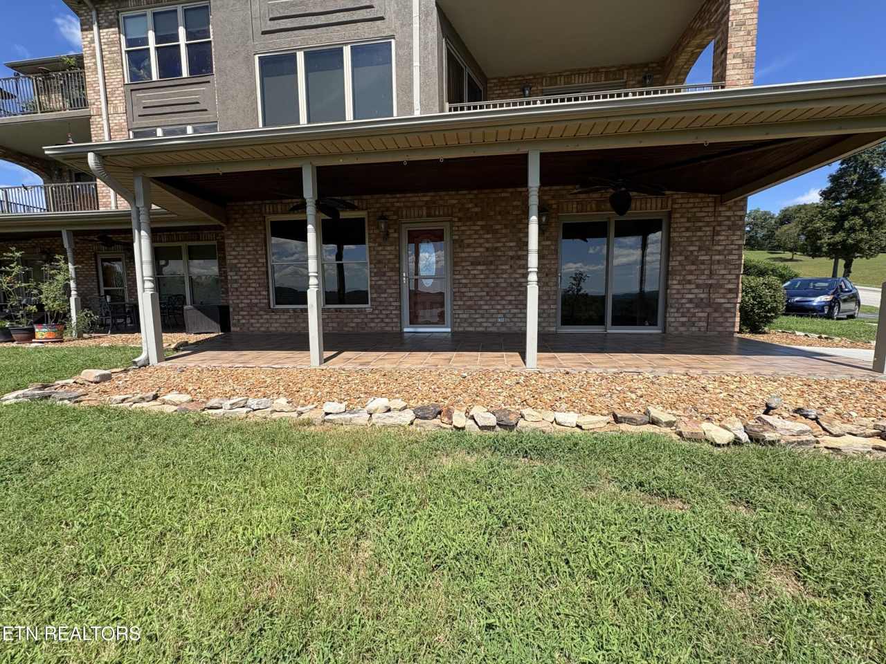 2814 lake pointe Drive