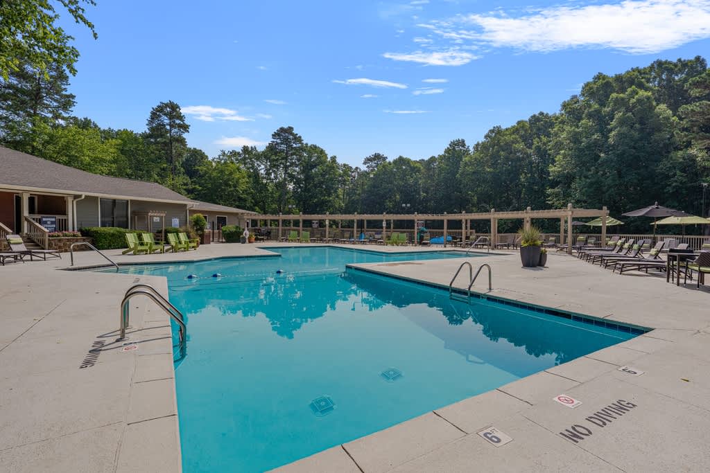 The Retreat at Lake Johnson Apartments