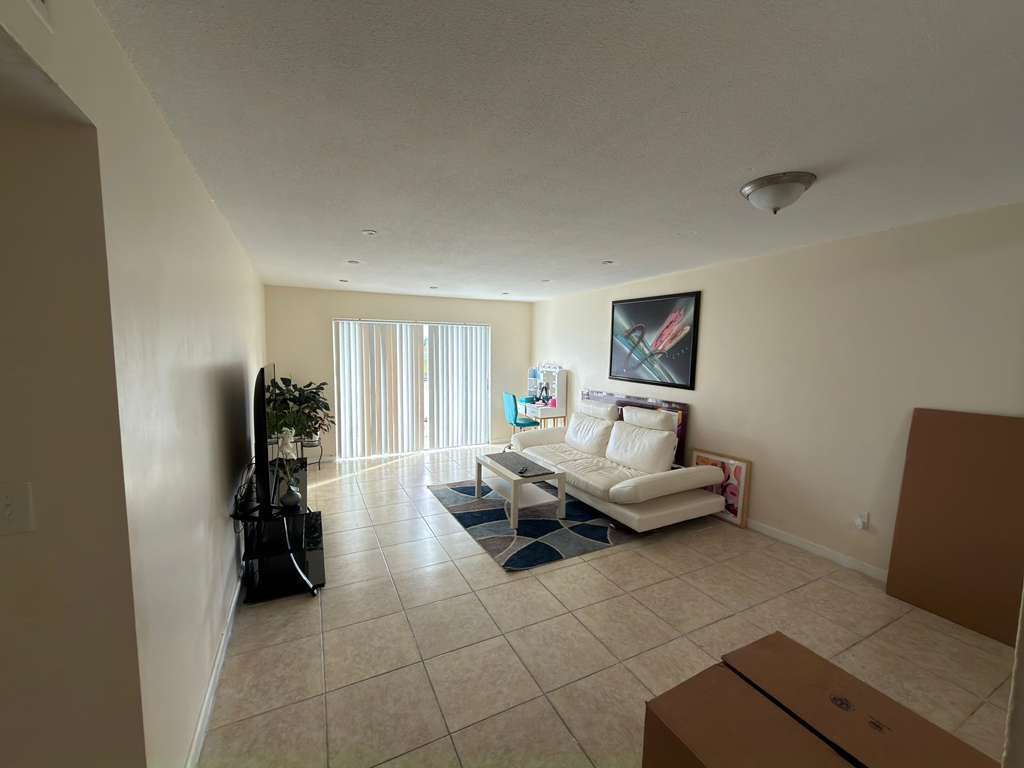 15225 NE 6 AveApt B205