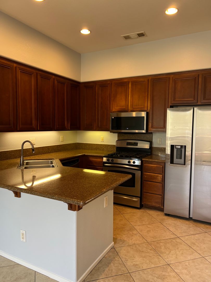 2-bed 2.5 bath townhome in Corte Bella of Rancho Coronado