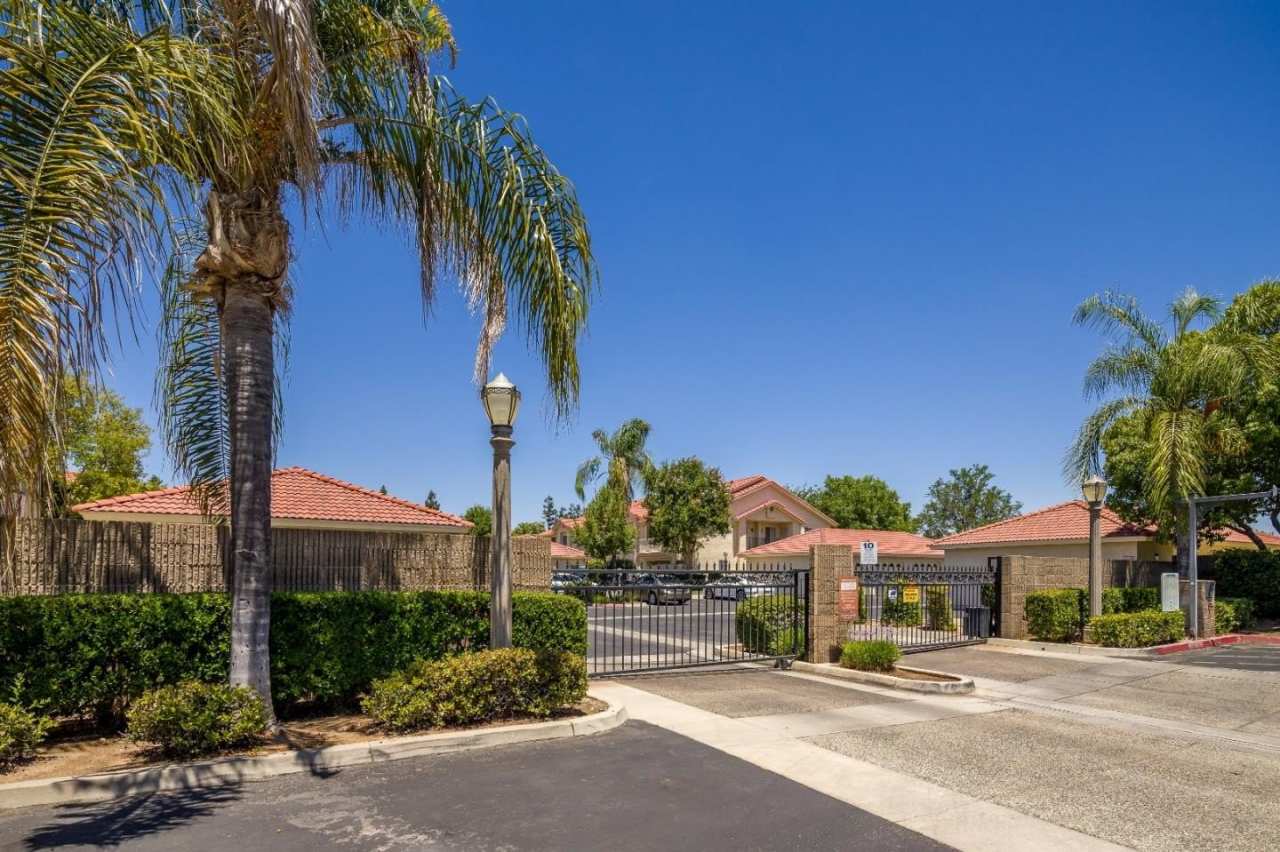 1542 N Alluvial AVE 128