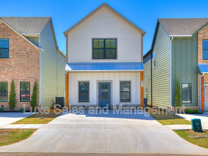 604 W. 2nd Street Suite 100