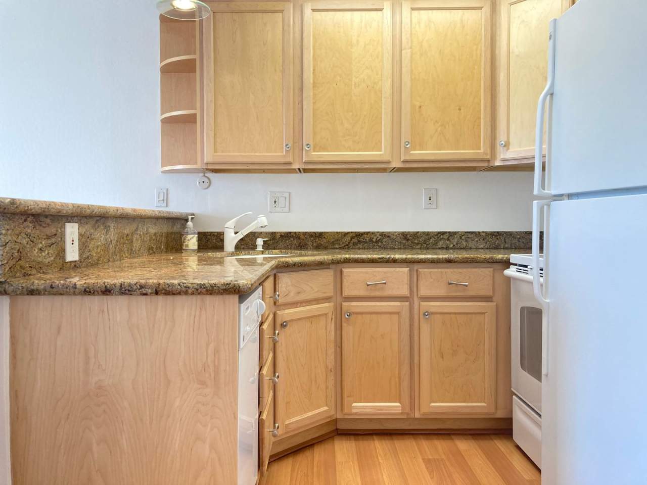 Beautifully renovated - Alternate Entrance from Courtyard - In-unit Storage