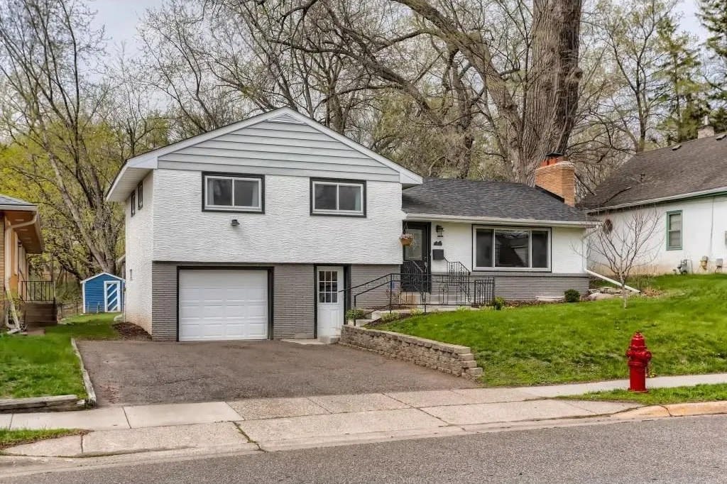 1825 41st Avenue Northeast