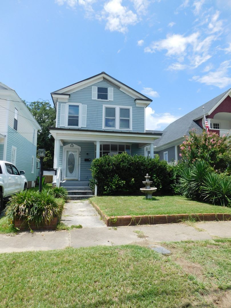 304 Avenue A - 2 Story Home in the Riverside Historic District of New Bern!