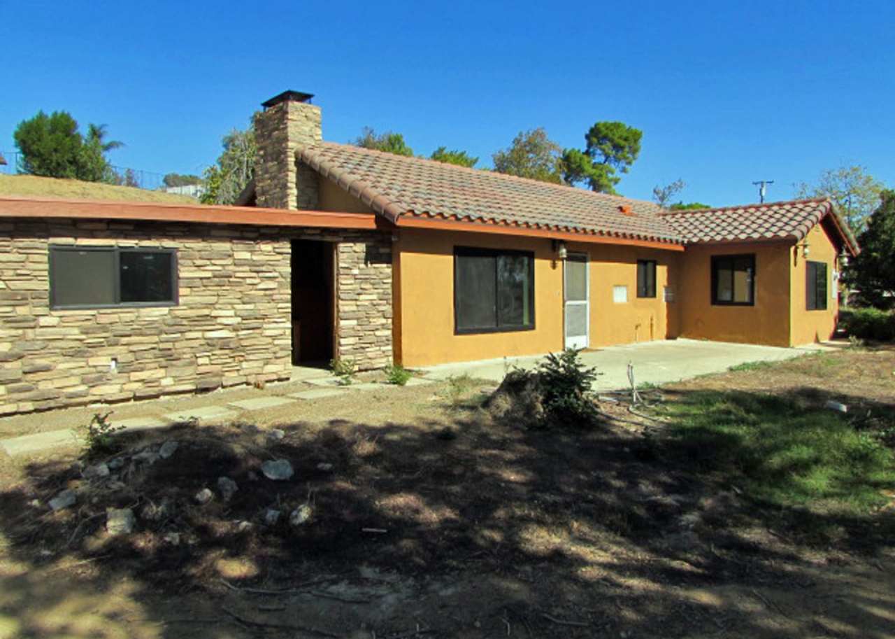 2BR w/ In-Unit Laundry, Fireplance  A/C in Yucaipa