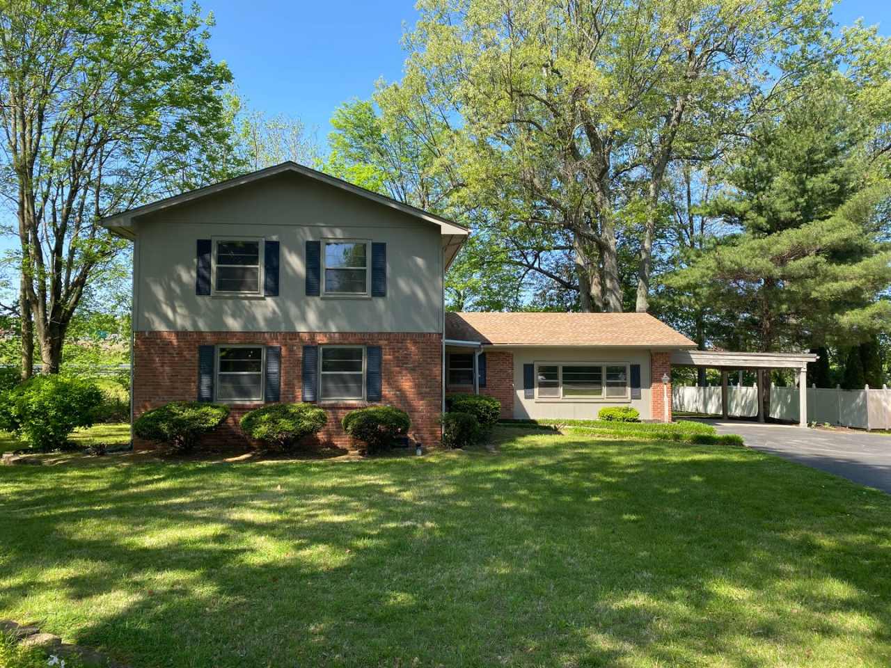 Kennedy Drive Retreat - 4 bedrm with bonus and billards room