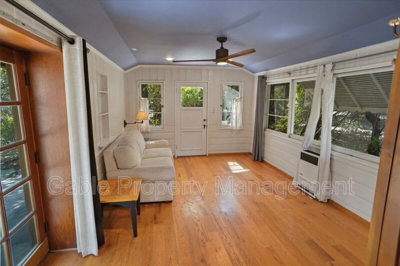 18549 Calvert St. 3/4