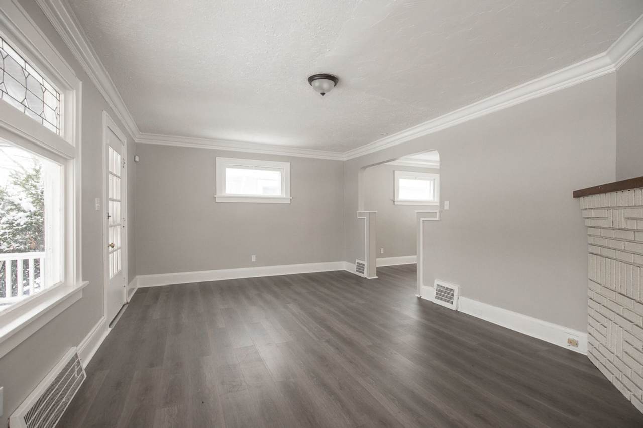 3 BED, 1 BATH BEAUTIFUL SINGLE-FAMILY HOME IN CLEVELAND!