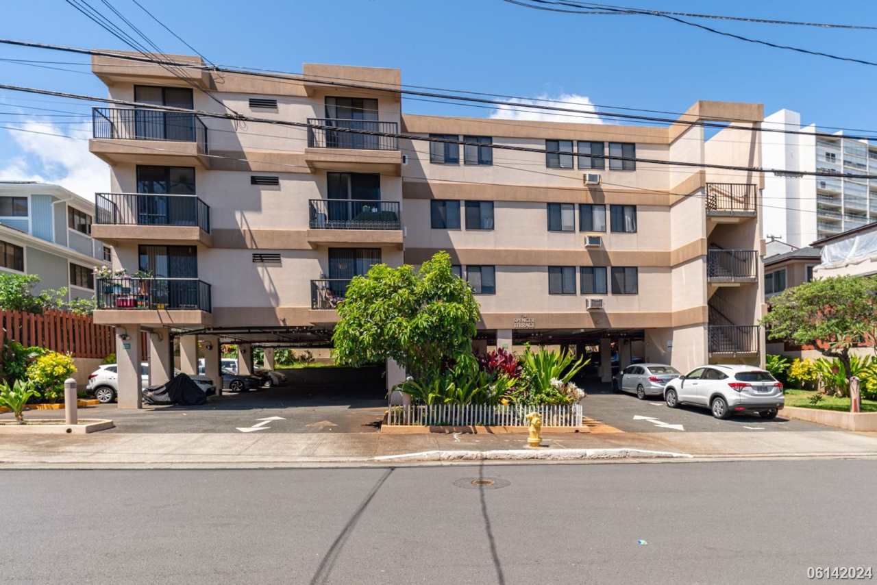 $1950 - 2BD/1BA/1 Assigned Stall Condo in Spencer Terrace