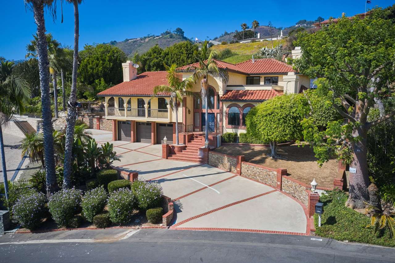 Aqua Vista - Entertainers Playhouse