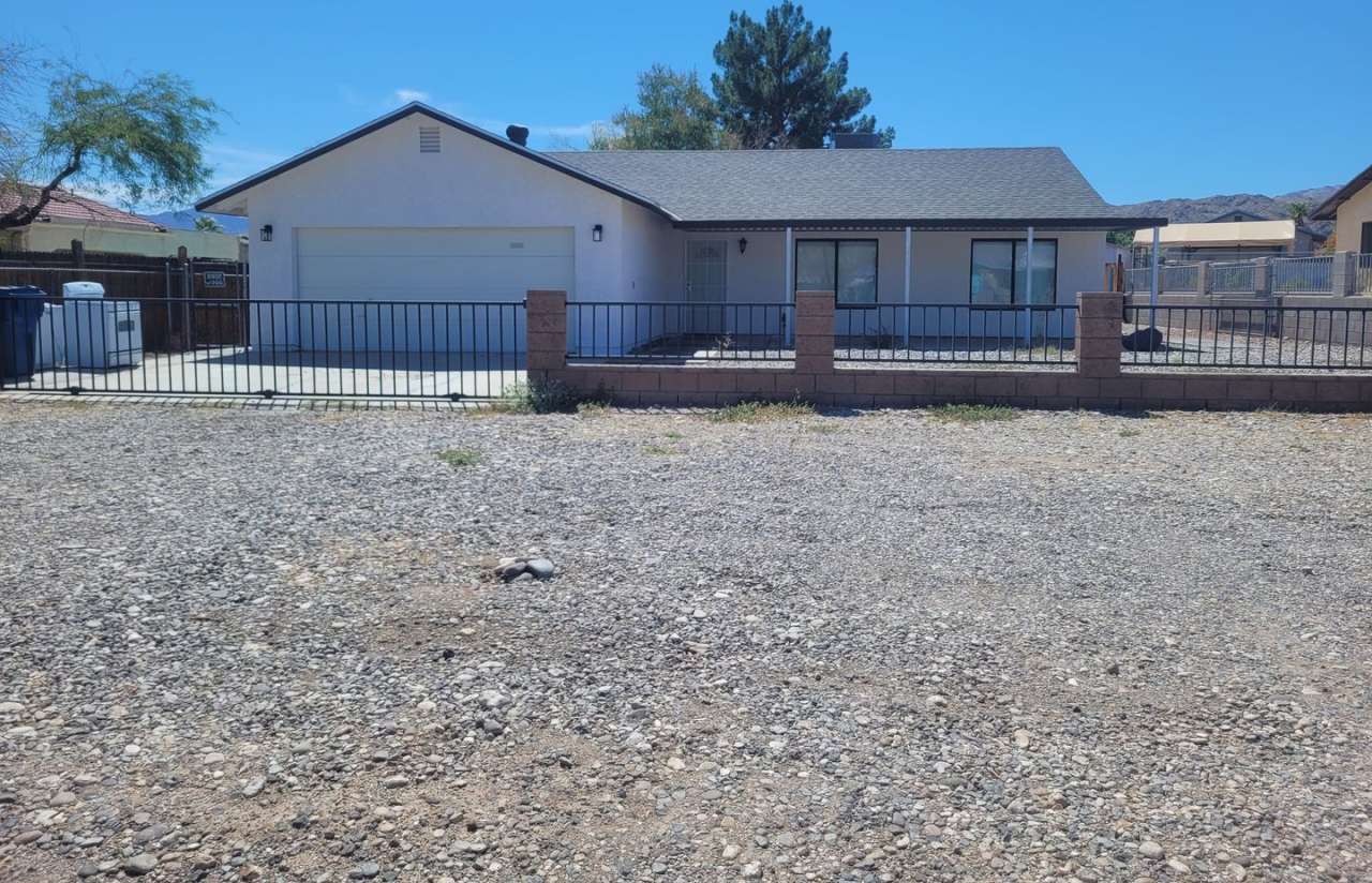 Charming 3-Bed River Retreat Home with Open Layout  Covered Patio