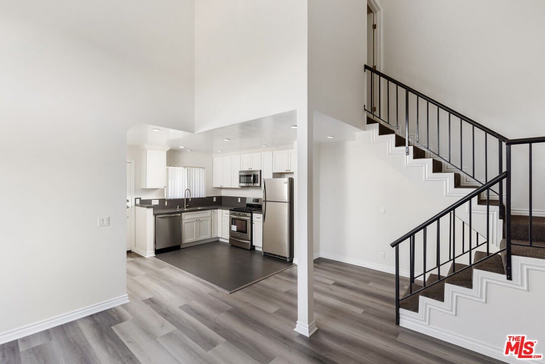 6212 FULTON Ave unit: 205