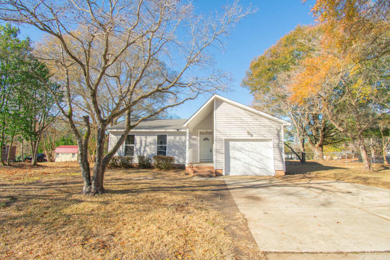 3 Bedroom 2 Bathroom Fully Updated!!