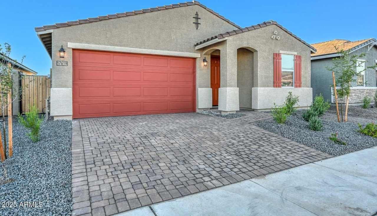 17619 W MONROE Street