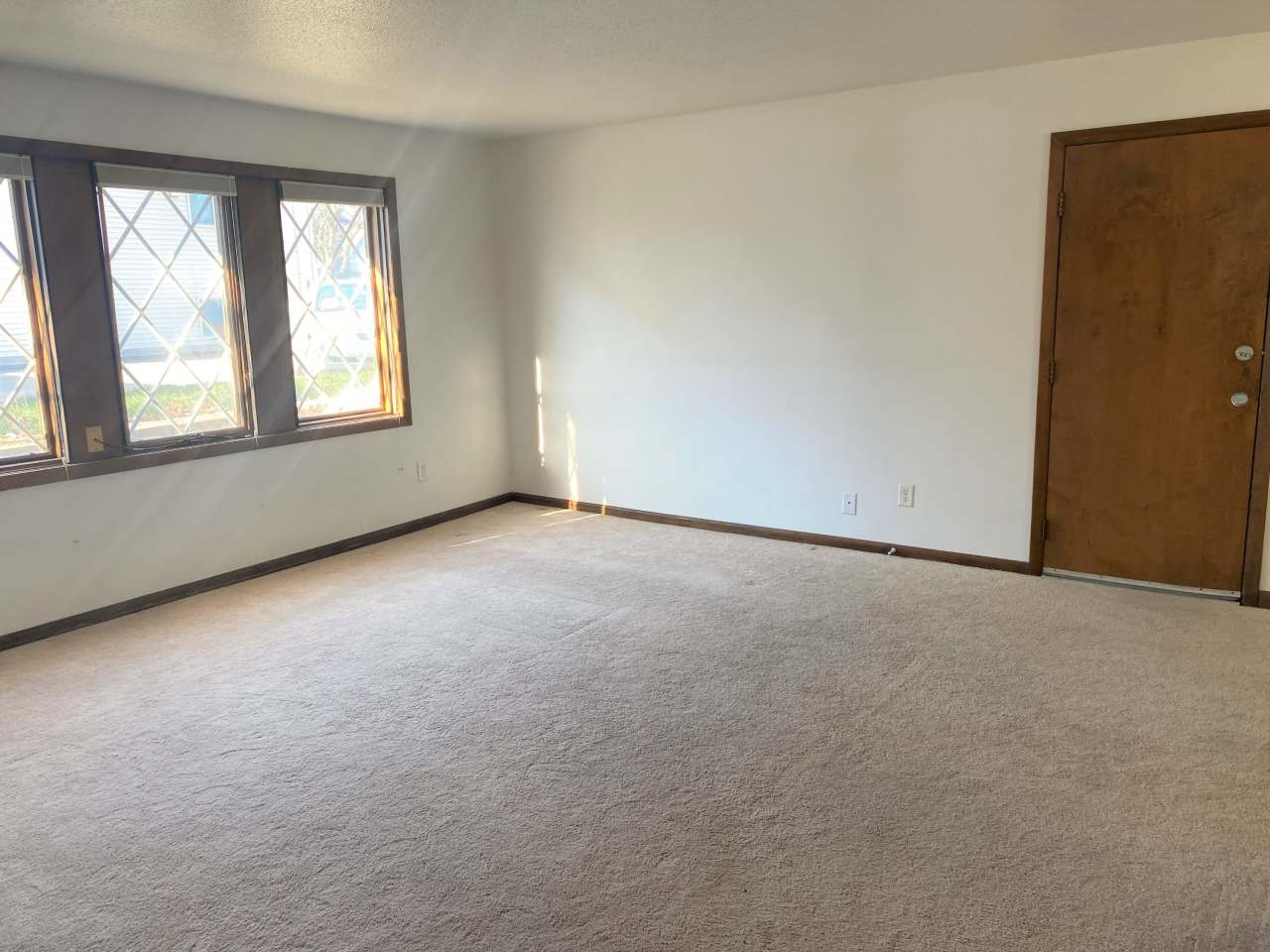 1711 E Avenue NortheastUpper Unit