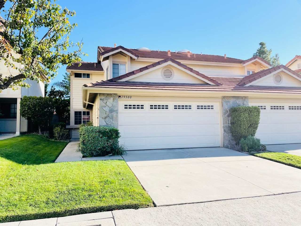 Stunning Porter Ranch S home centrally located