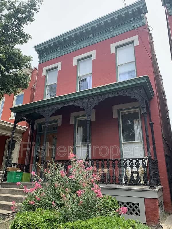 106 East Leigh Street