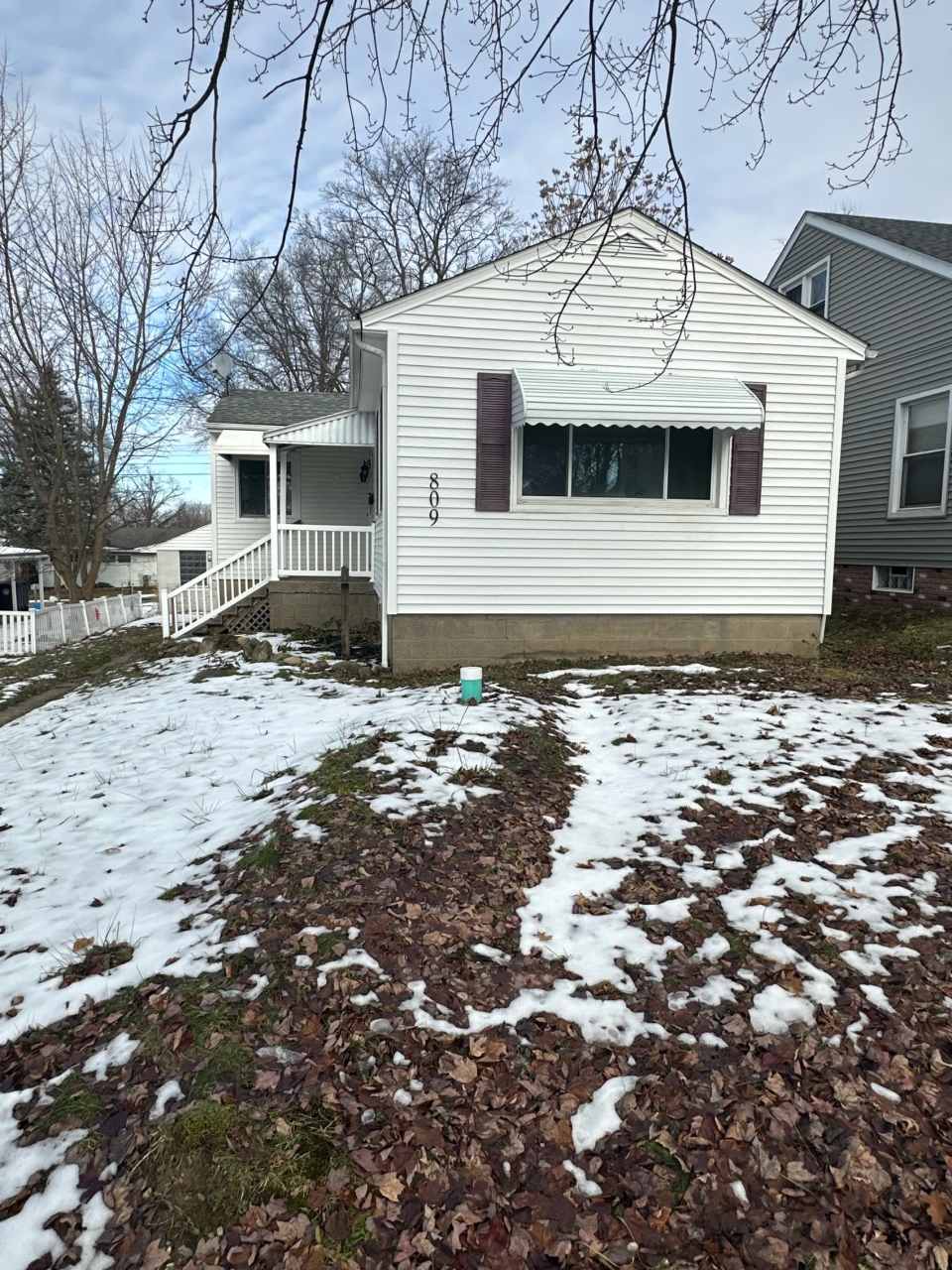 809 Lakewood Boulevard