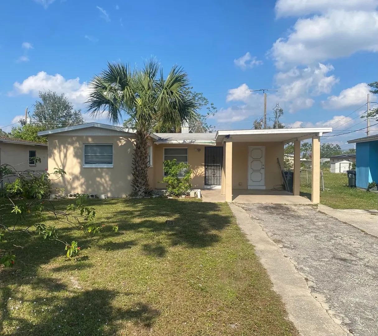 Fort Myers Home!!! $500.00 off First Month!!!