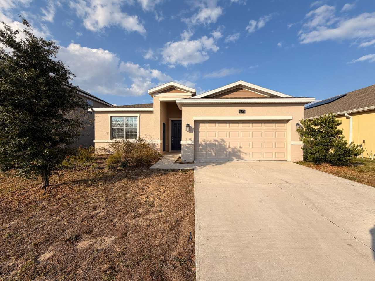 Rare find In-Law suite Home! Single family house with Separate entry and kitchen, laundry set!