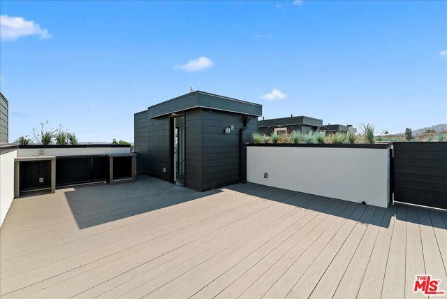 1410 North Poinsettia Place