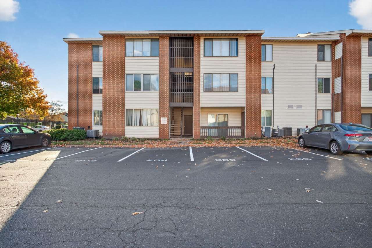 206 Pacific Drive, Hampton VA 23666