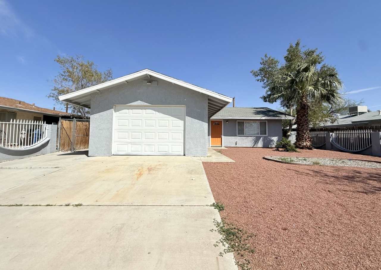 AVAILABLE NOW! 2 Bedroom 1 Bathroom Home in Desert Hot Springs