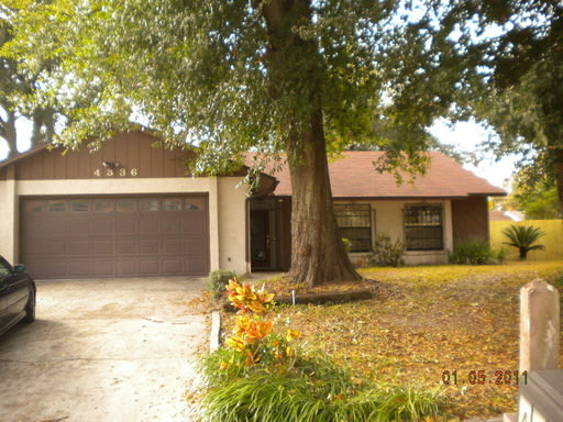 Charming 3/2 Home with Fireplace and 2-Car Garage - Downtown Orlando