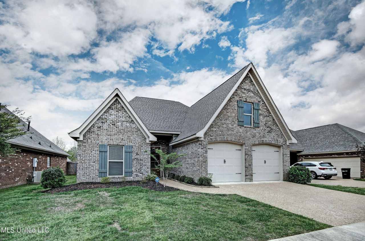 711 Chambord Drive