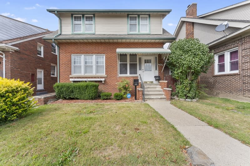 152 Ford Ave. - Upper