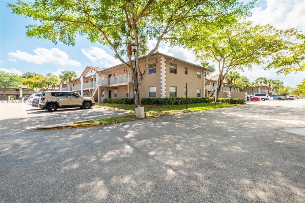 8770 E Royal Palm Blvd