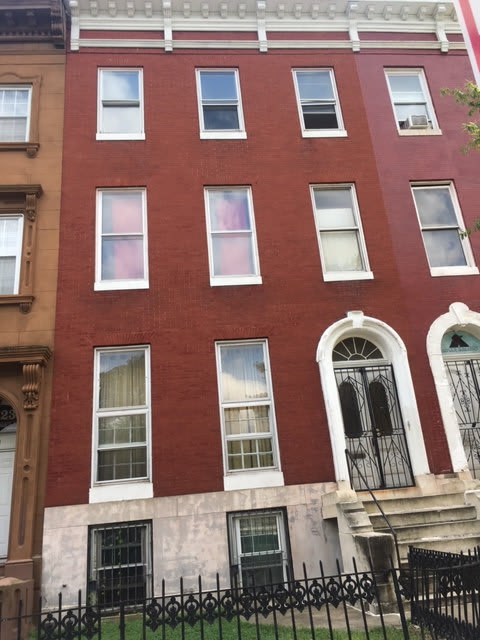 1325 W Fayette St