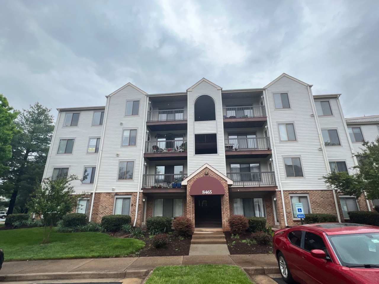 Light Filled 2 Bedroom 1 Bath Condo in Battery Park Community - Water Included