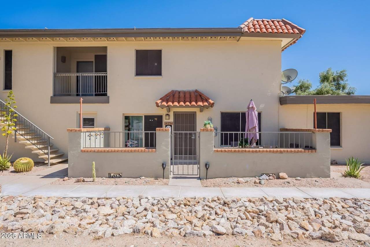 14234 N OAKWOOD Lane unit: C