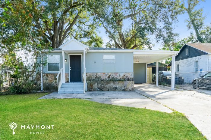 224 Lee Avenue Northeast