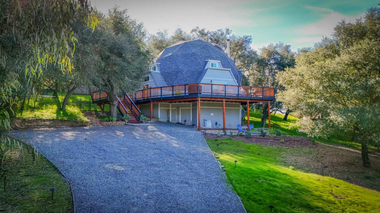 28205 Meadow Oak Lane