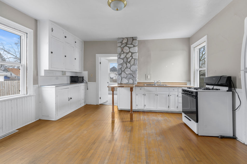 625 W 10th Ave - Lower (CLICK "CLEAR FILTERS" BEFORE SELECTING A PROPERTY)