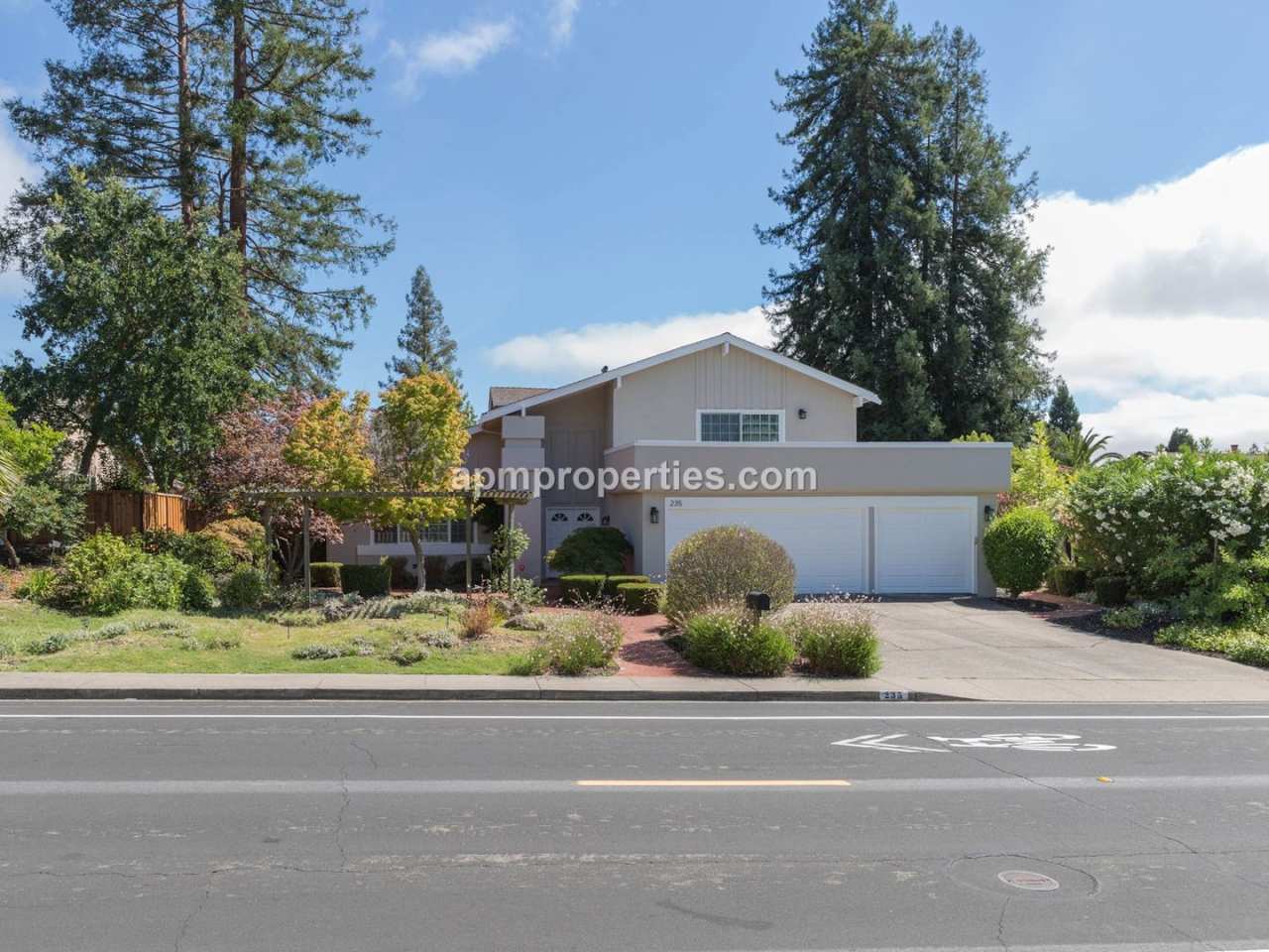 Lovely 4 Bedroom, 3 bath, 3-Car Garage, Greenbrook Community of Danville!