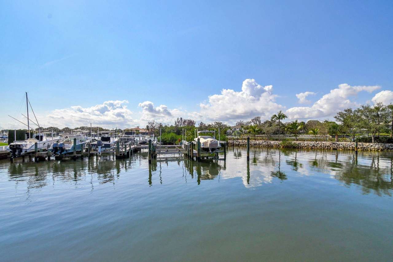 318 Oak Harbour Drive