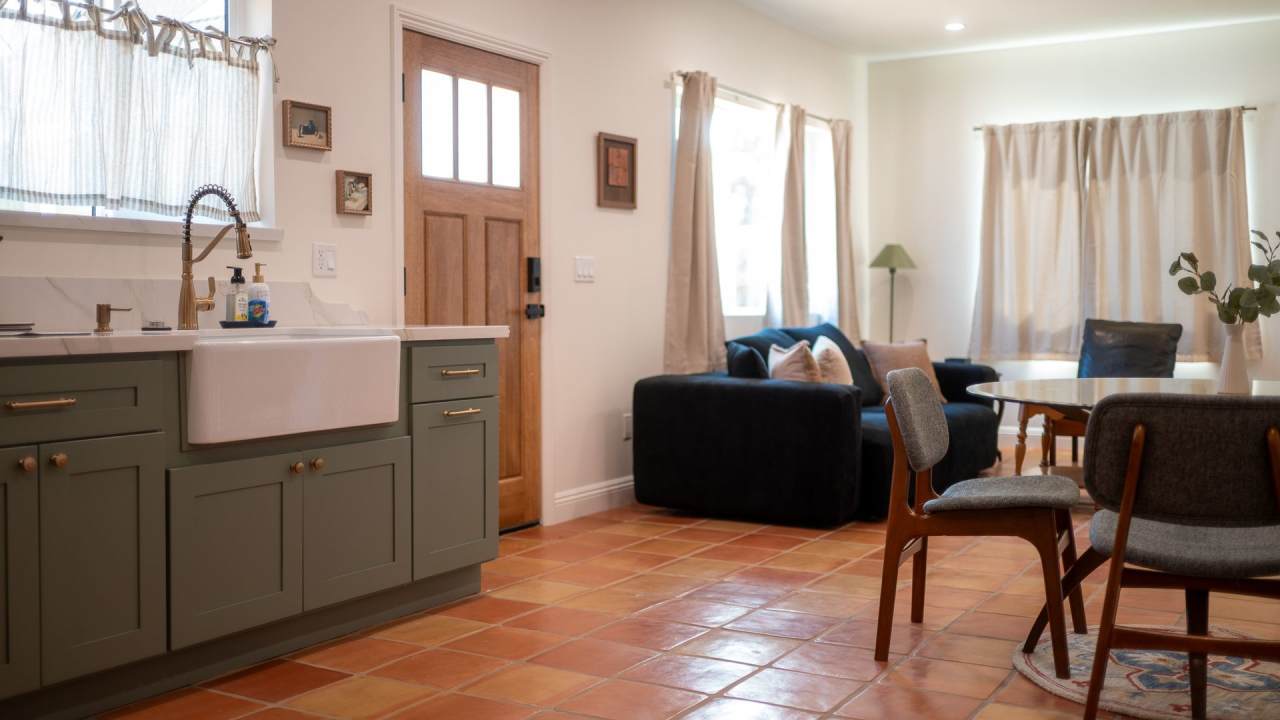 Contemporary New home in Monrovia