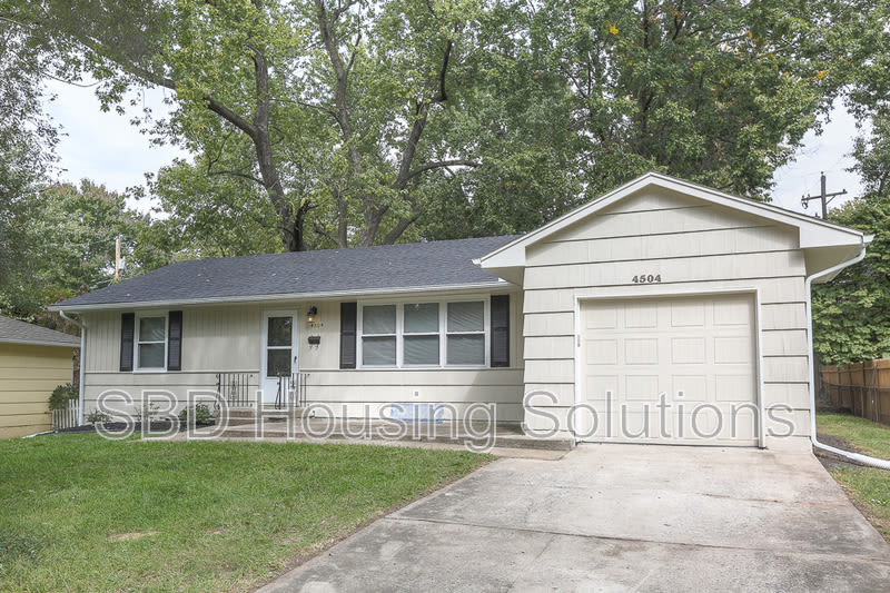 4504 E 112th Terrace