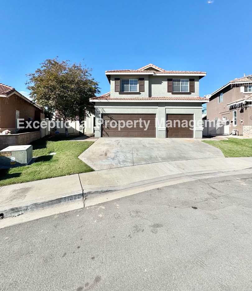 Ready to move in 3 bed 3 bath home!