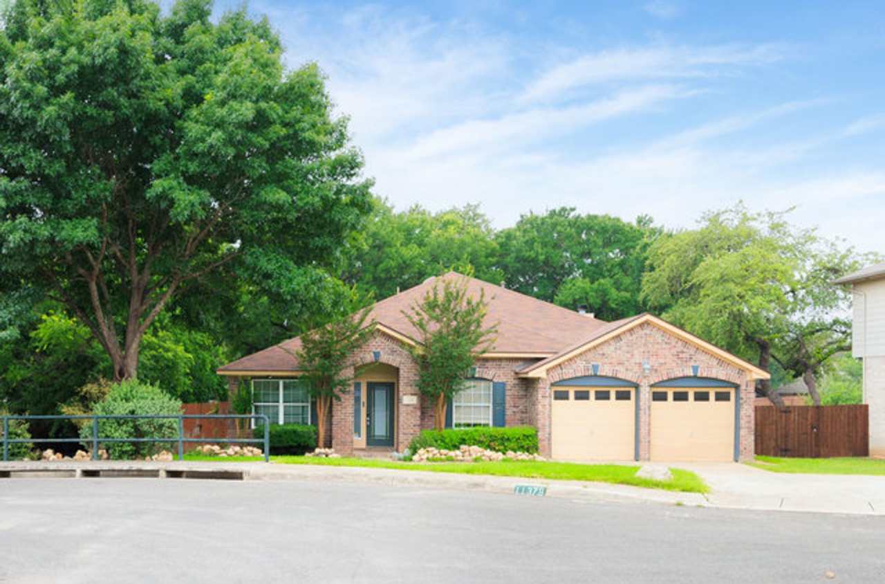 Single story Home in Northwest Area near USAA and Medical Center
