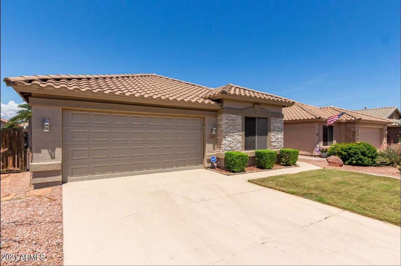 Solar Included! 3 bed 2 bath in Mountain Vista Ranch