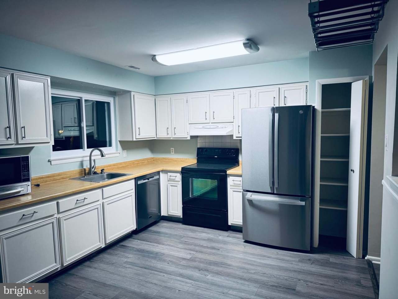 15839 MILLBROOK Lane unit: 122