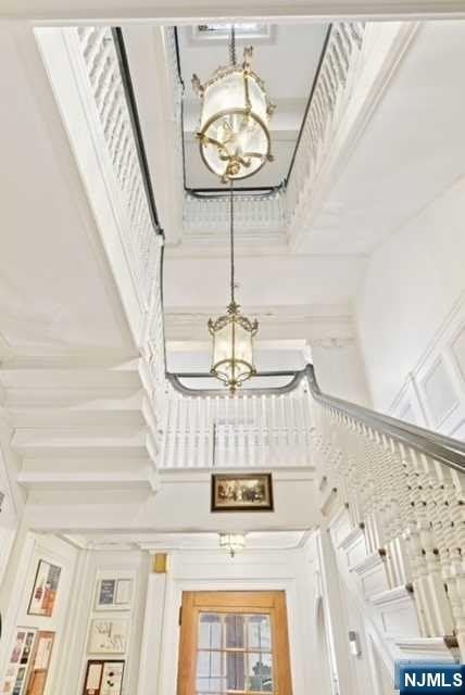 394 E Palisade Avenue