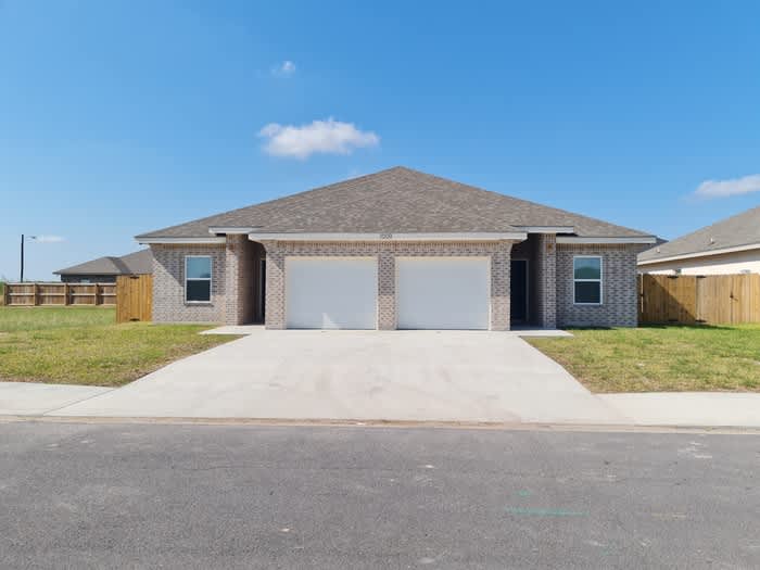 1009 Escondido Lane East